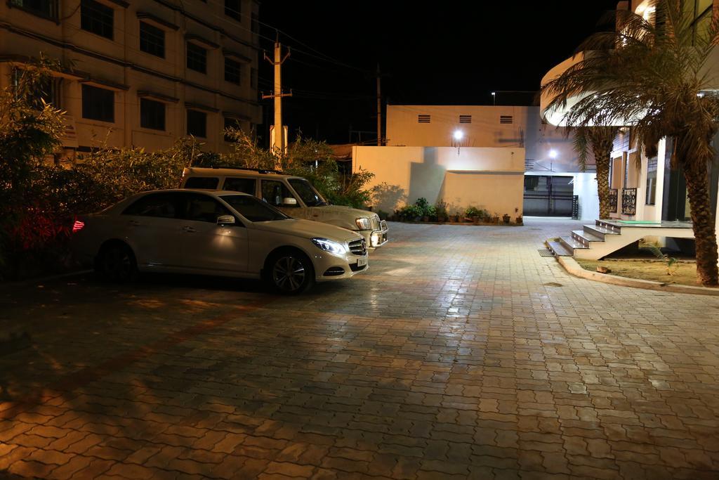 Pine Tree Aparthotel Kanchipuram Δωμάτιο φωτογραφία