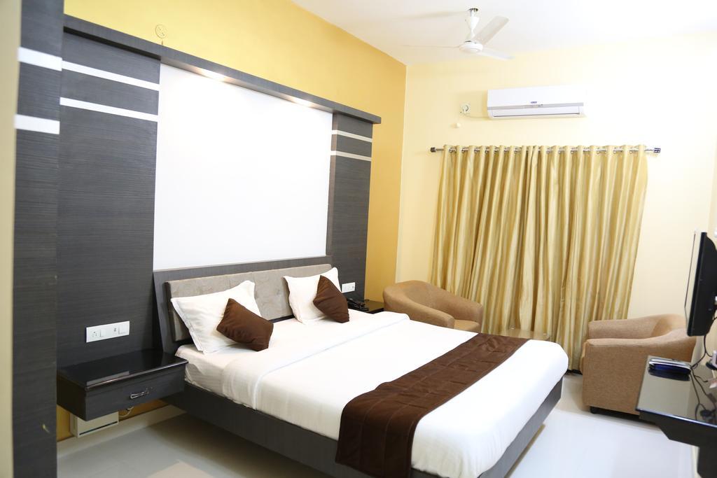Pine Tree Aparthotel Kanchipuram Εξωτερικό φωτογραφία